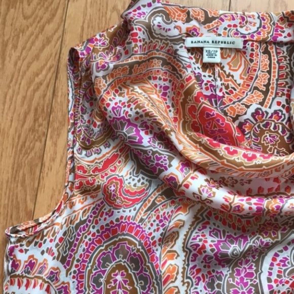 Banana Rebpublic Cowl Neck Tank Top / Camisole - Picture 3 of 3